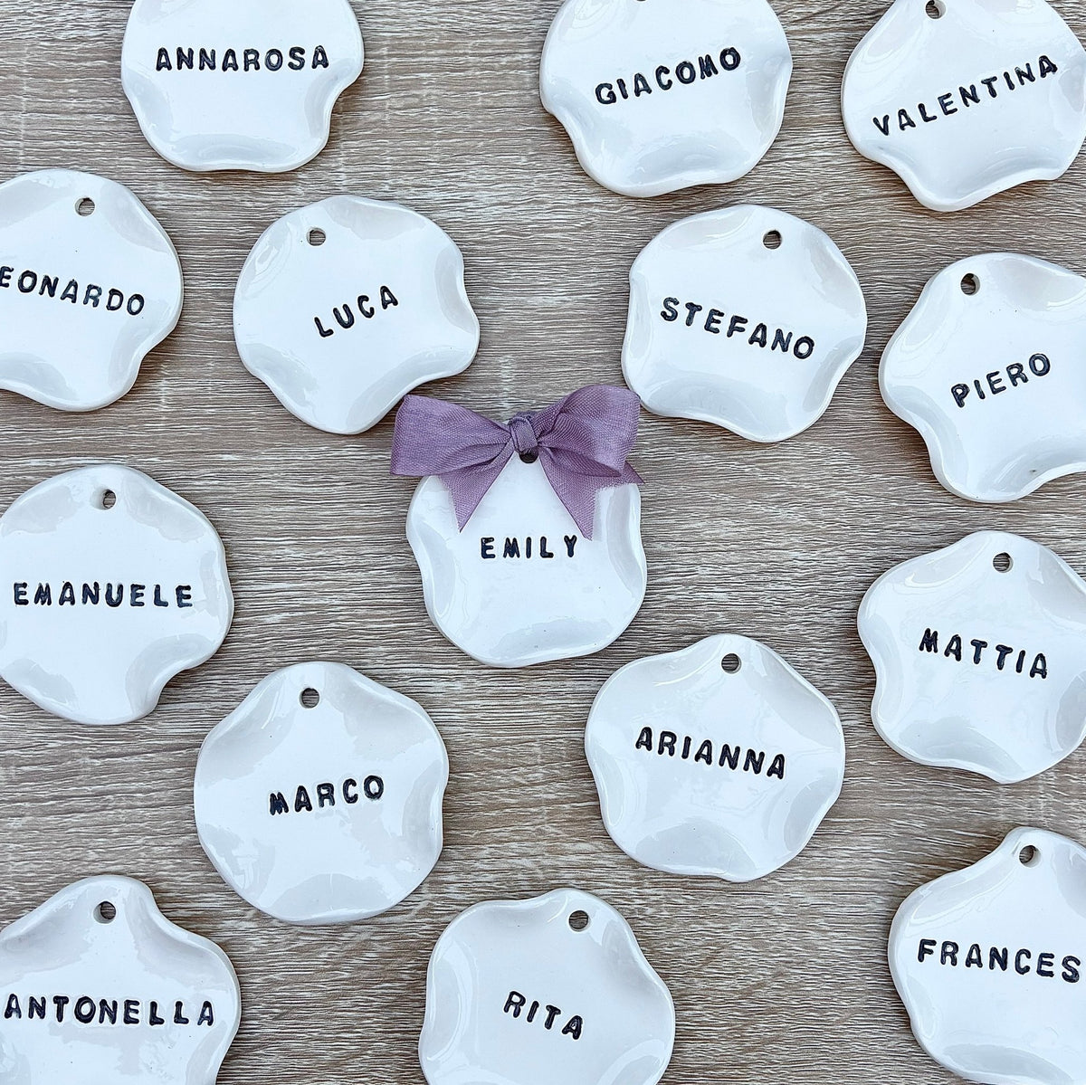 Costumized handcrafted ceramic place cards banceramiche