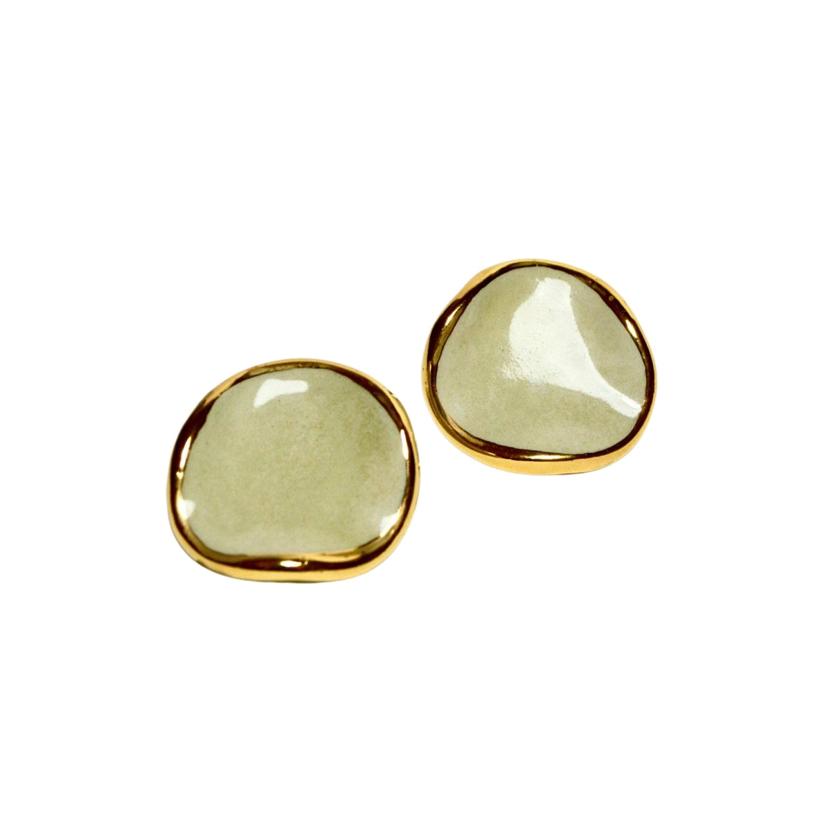 Leda | Handcrafted sage green ceramic stud earrings with gold luster banceramiche