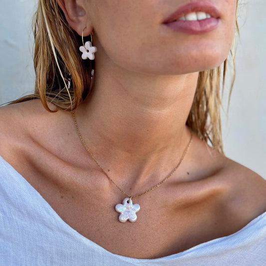 Mimì | Handcrafted pink floral ceramic dangle earrings banceramiche