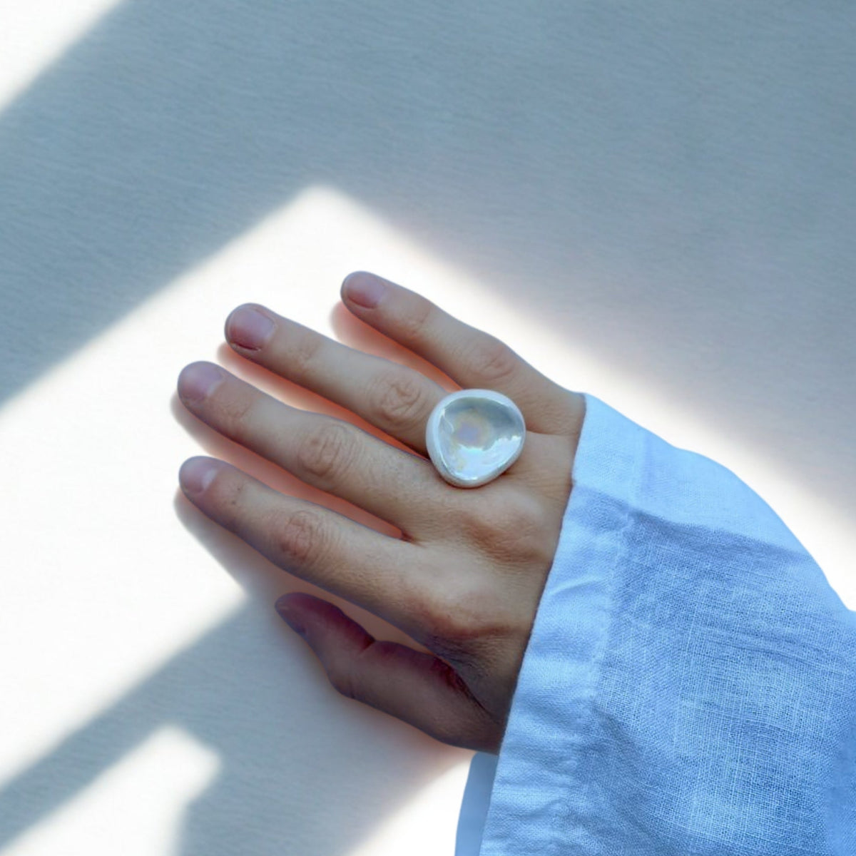 Perla | Handcrafted pearl-white ceramic ring Pearl white Small banceramiche